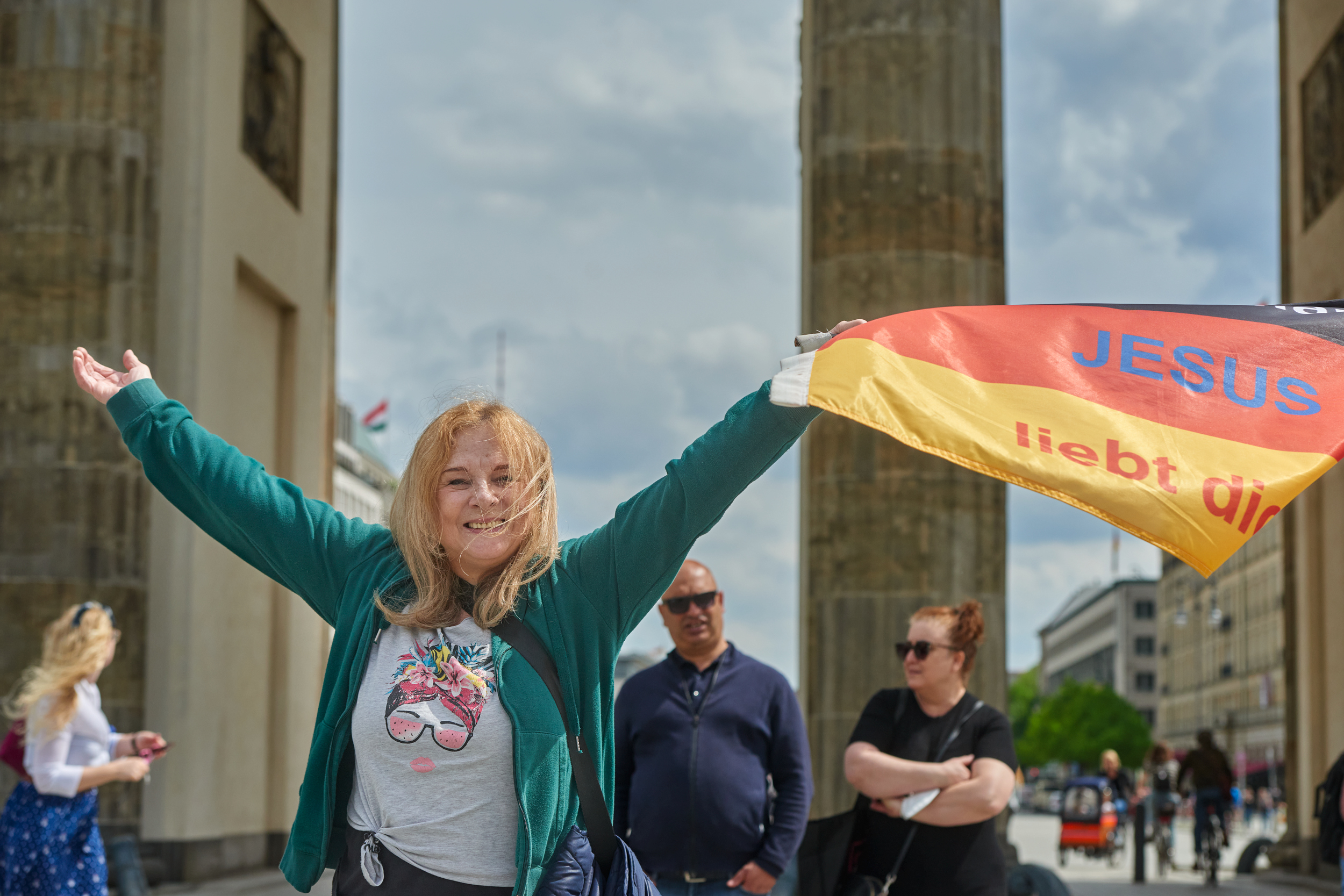 M20210515D JesusLovesYou8208