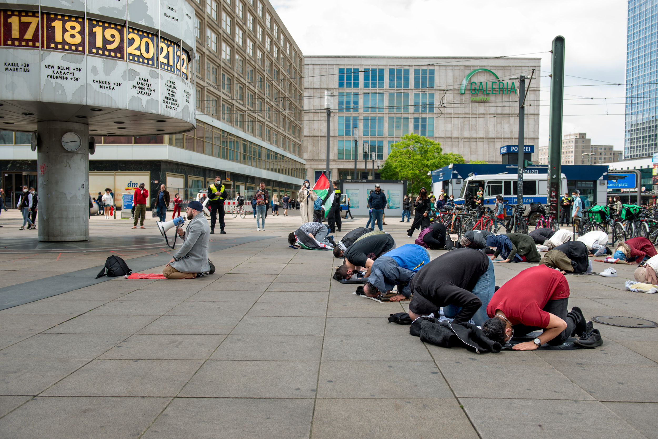 M20210529D SolidarityPrayer2342